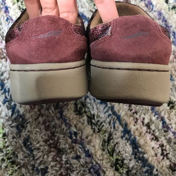 Dansko suede wine colored mules‎ - Picture 4 of 6